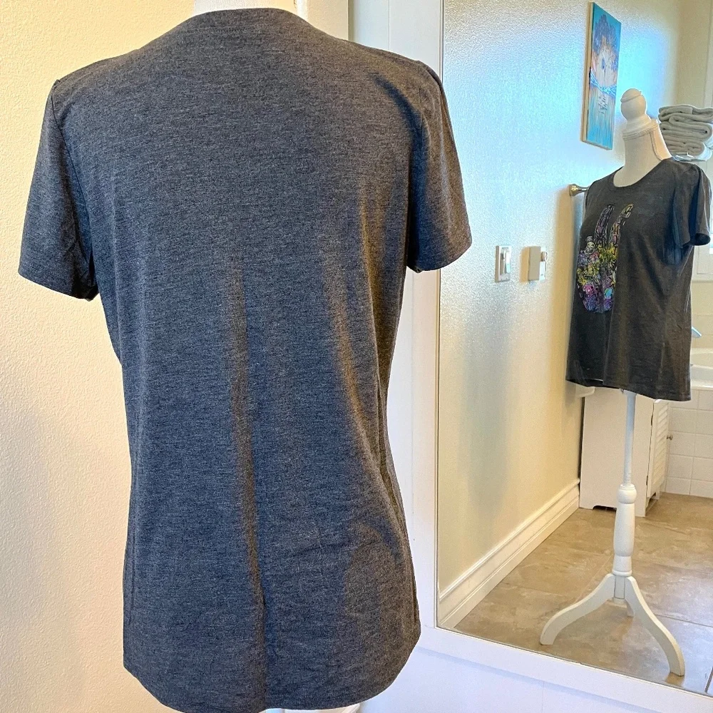 Groovy gray t-shirt with multicolored peace sign ✌🏼, Modern Lux, est. size L - Picture 5 of 6